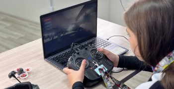 НРООМСиСД Вектор: Профессиональное обучение детей управлению дронами